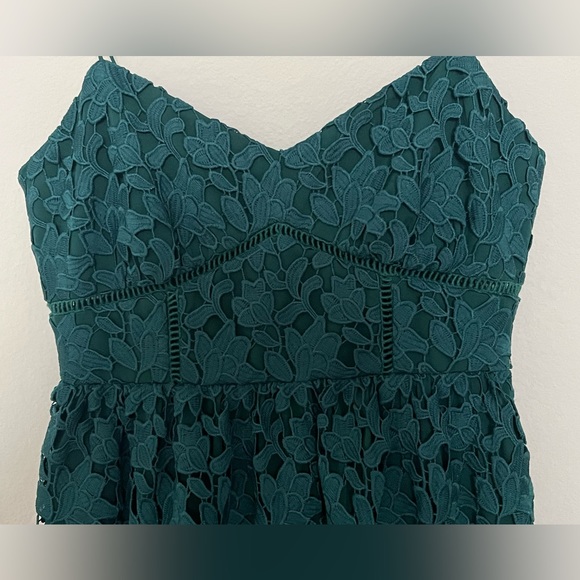 Like-New Club Monaco Emerald Green Tea Length Lace Dress Size 4 - Picture 7 of 8